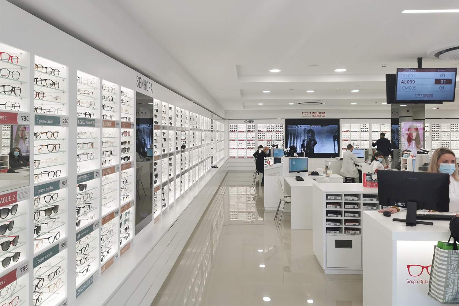 Digital Signage, Música Ambiente, Controlo Automático de Entradas Indústria dos Óculos